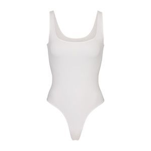 SKIMS ESSENTIAL SCOOP NECK BODYSUIT BONE S/M